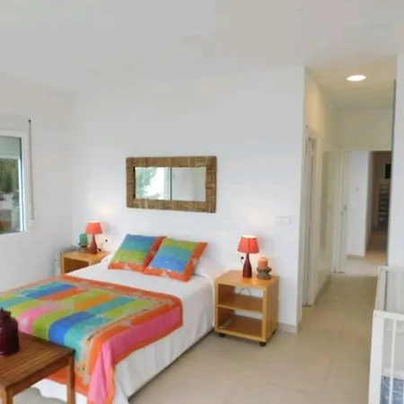 Bed And Breakfast On The Beach 2 *