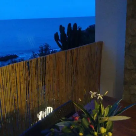Bed And Breakfast On The Beach 2 فندق مبيت وإفطار *