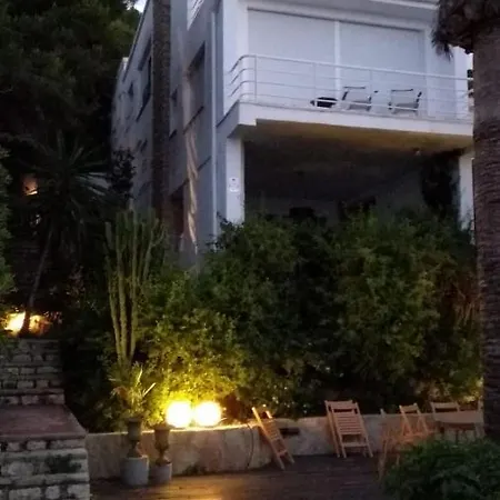 فندق مبيت وإفطار Bed And Breakfast On The Beach 2