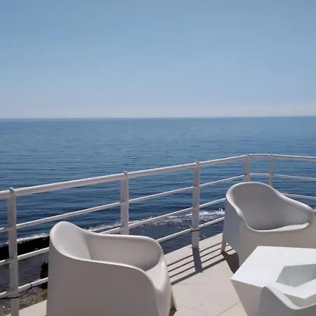 Bed And Breakfast On The Beach 2 فندق مبيت وإفطار دينايا