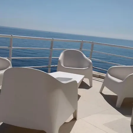Bed And Breakfast On The Beach 2 فندق مبيت وإفطار دينايا
