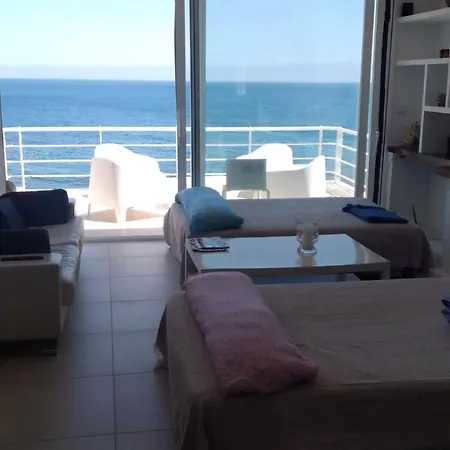 فندق مبيت وإفطار Bed And Breakfast On The Beach 2 *