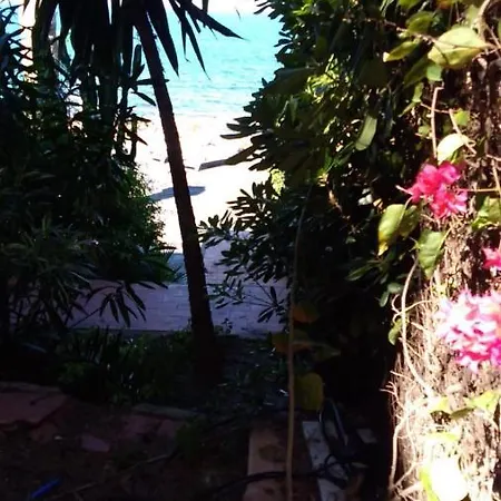 Bed And Breakfast On The Beach 2 فندق مبيت وإفطار